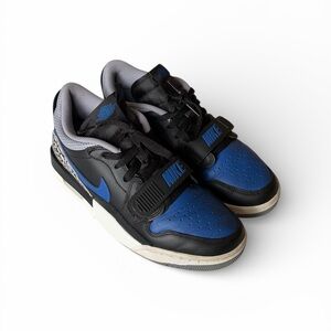 Jordan Legacy 312 Sneakers Youth 7.5 Black Blue
